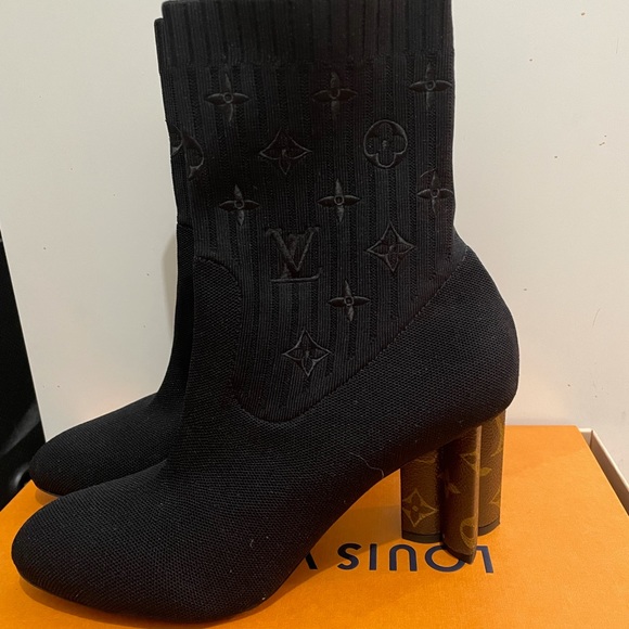 Louis Vuitton - Picture 6 of 10